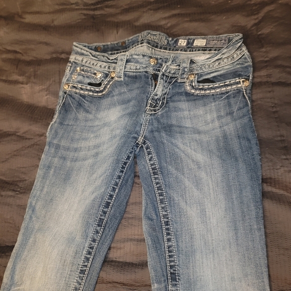 Miss Me Capri - Picture 8 of 9